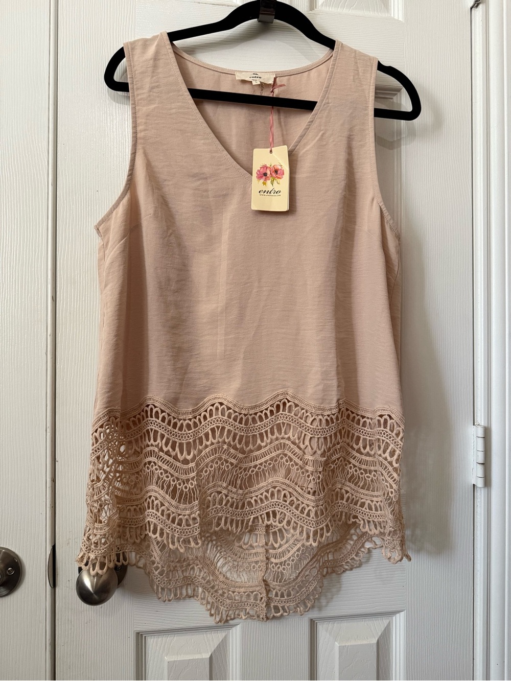 NWT ENTRO Boho Crochet/ eyelet trim Pink Tank Top L